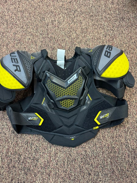 Men's Large Senior Bauer Ultra Sonic Shoulder Pads (New)