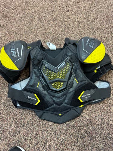 Men's XL Senior Bauer Supreme Matrix Shoulder Pads (New)