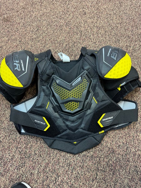 Men's XL Senior Bauer Supreme Matrix Shoulder Pads (New)