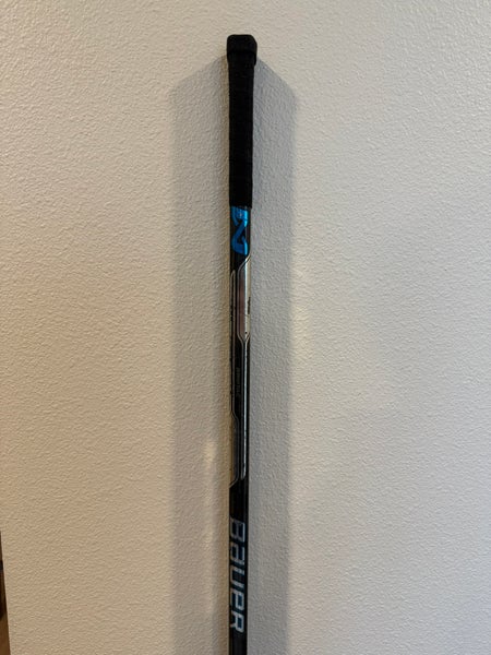 Intermediate Bauer Nexus 1N Right Handed Hockey Stick P88 (Used)
