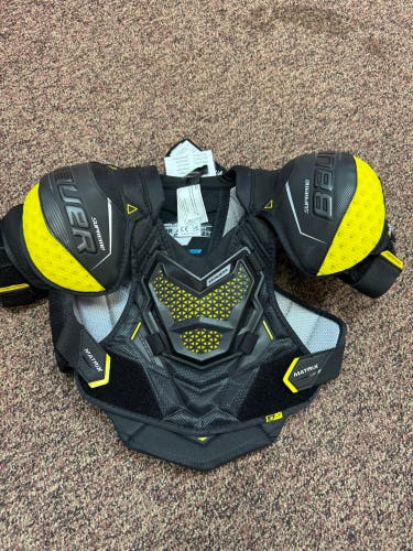 Men's Small Junior Bauer Supreme Matrix Shoulder Pads (New)