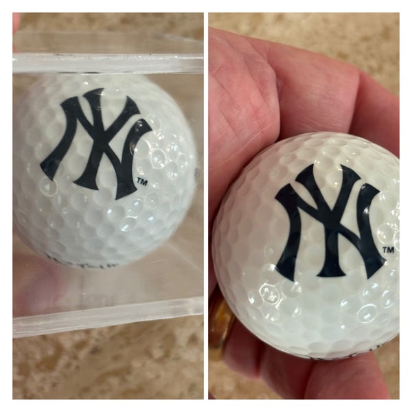NY YANKEES LOGO’D GOLF BALL WITH LUCITE PRESENTATION CASE - NWOT!