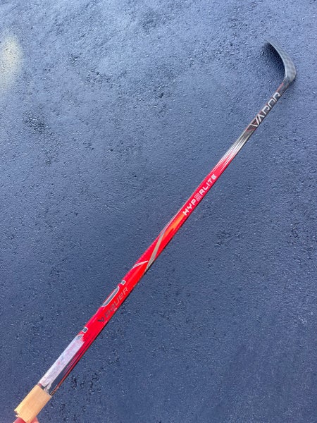 Senior Bauer Hyperlite 2 Hockey Stick Right Handed P88 (Used)