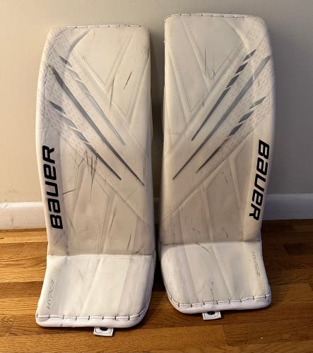 Small 2022 Bauer Hyperlite Goalie Leg Pads (Used)