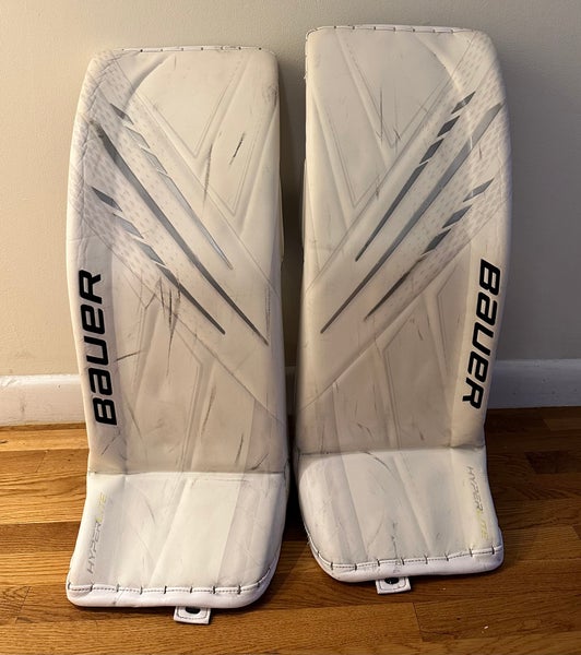 Small 2022 Bauer Hyperlite Goalie Leg Pads (Used)