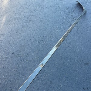 Senior Pro Blackout Hockey Stick Right Handed P28 Pro Stock (Used)