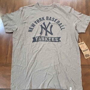 New York Yankees 47 brand T-Shirt Adult Size Medium New With Tags