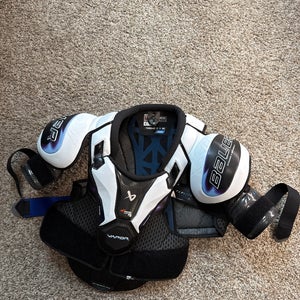 Senior Medium Bauer Vapor Flylite Shoulder Pads (New)