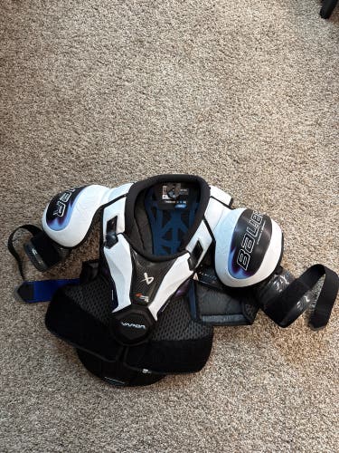 Senior Medium Bauer Vapor Flylite Shoulder Pads (New)