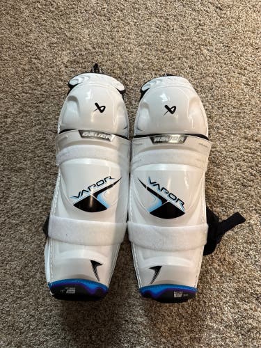 Intermediate Bauer Vapor Flylite 13" Shin Pads (New)
