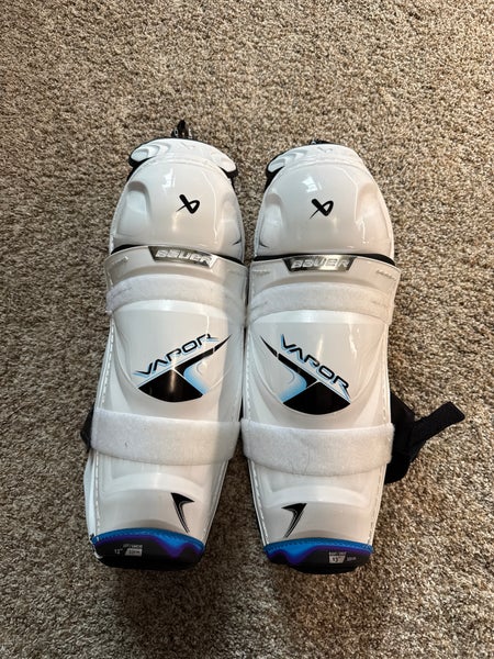 Intermediate Bauer Vapor Flylite 13" Shin Pads (New)