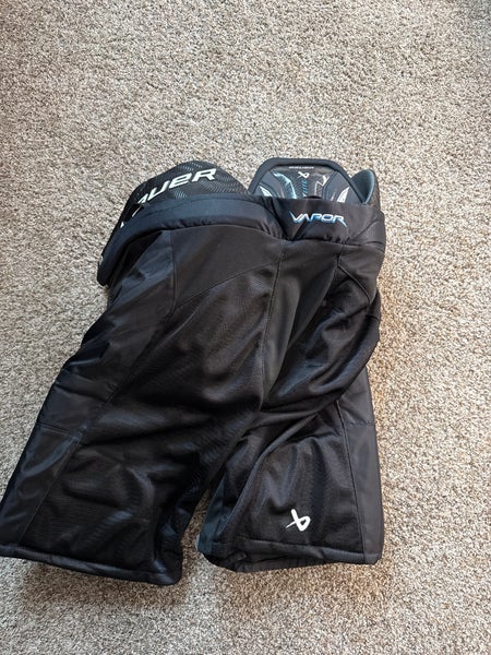 Senior Medium Bauer Flylite Hockey Pants (New)