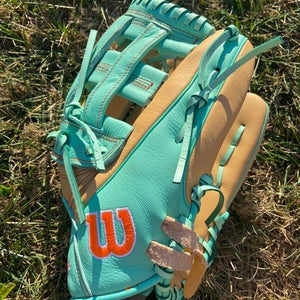 Wilson A800 RH Baseball Glove 12.5" (Used)