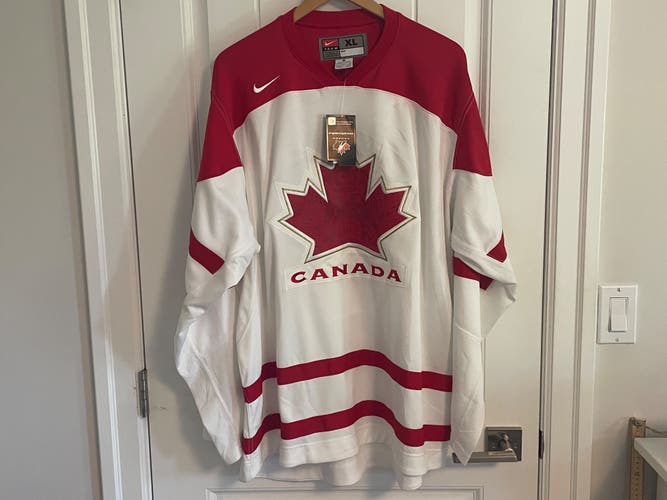 BNWT Authentic Nike Team Canada 2010 Vancouver Olympics Hockey Jersey Size XL