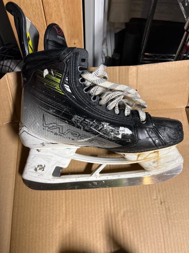 Bauer Vapor Hyperlite 2 Hockey Skates 10 (Used)