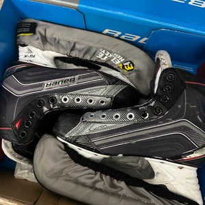 Bauer Vapor Hockey Skates Size 4.5 (Used) + extra blade set