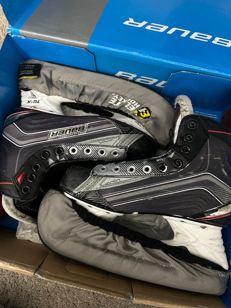 Bauer Vapor Hockey Skates Size 4.5 (Used) + extra blade set