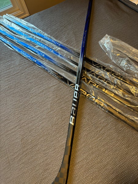 Senior Bauer Vapor Hyperlite 2 Right Handed Hockey Stick P92 (New)