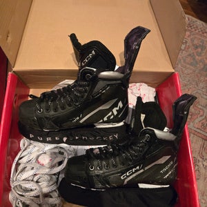 2022 CCM Tacks Vector Plus Hockey Skates Regular Width 7 (Used)