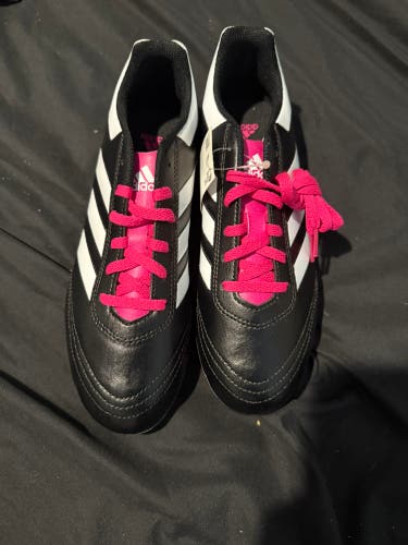 Kids 6Y (Big Kids / Youth) Adidas Molded Cleats Cleats (New)
