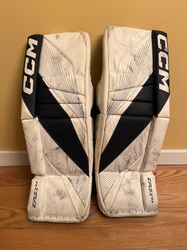 28" CCM Eflex 6.5 Goalie Leg Pads (Used)