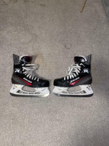 2023 Bauer Vapor 3X Hockey Skates Regular Width 8 (Used)