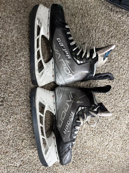 Bauer Vapor Hyperlite Hockey Skates  Pro Stock Size 6 (Used)