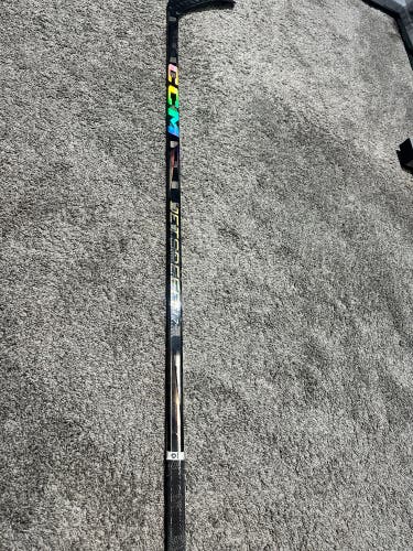 Intermediate CCM Jetspeed FT7 Pro Left Hand Hockey Stick P28 (Used)