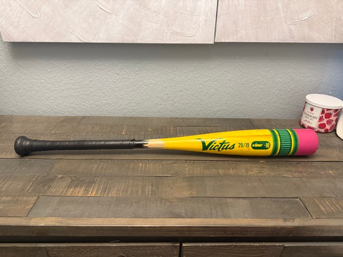 Victus Bat 19 oz 29" (Used)