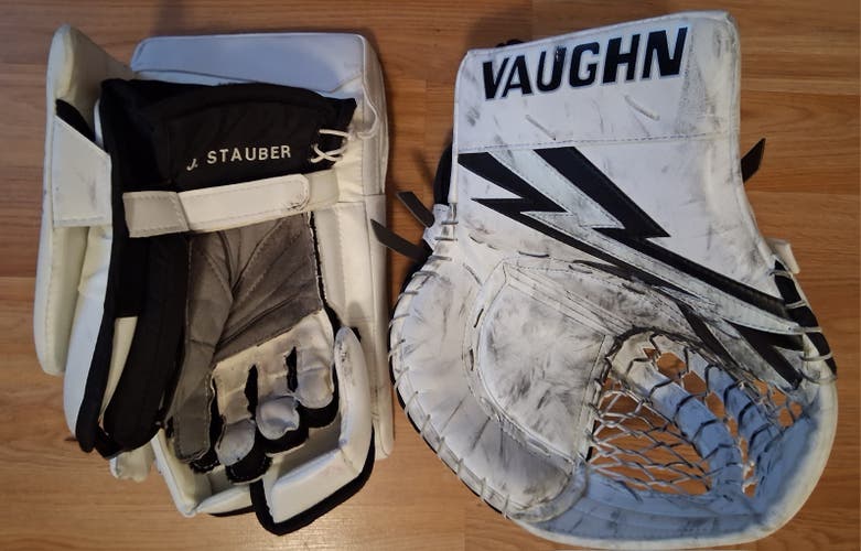 Vaughn V10 Regular Pro Stock hockey goalie gloves set (Used)