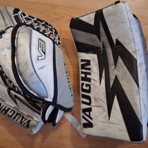 Vaughn Velocity V9 Regular Pro Stock hockey goalie gloves set (Used)