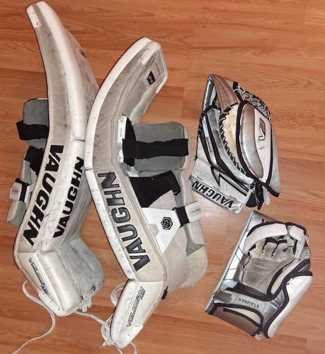 34+2" Vaughn V9 Regular Goalie Full Set (Used)