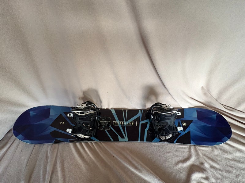 Flow 154cm Snowboard All Mountain With Large Bindings (Used)