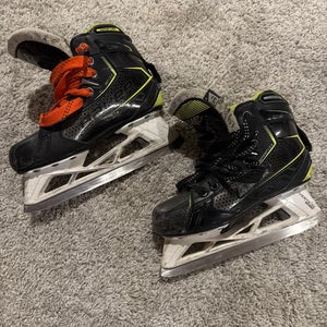Bauer GSX Hockey Goalie Skates Regular Width Size 3.5 (Used)
