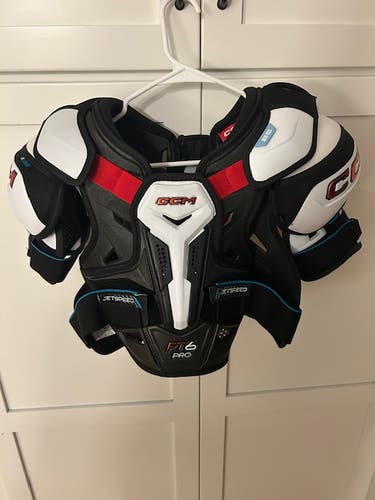 Men's Small Senior CCM FT6 Pro Shoulder Pads (New)
