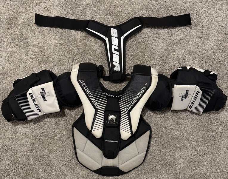 Large/Extra Large Bauer Prodigy 3.0 Goalie Chest Protector (Used)