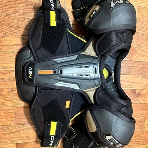 Small Senior CCM AS-V Shoulder Pads (Used)