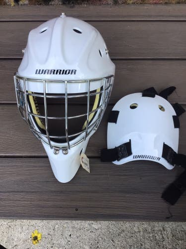 Senior 2021 Medium/ Large Goalie Mask (Used)