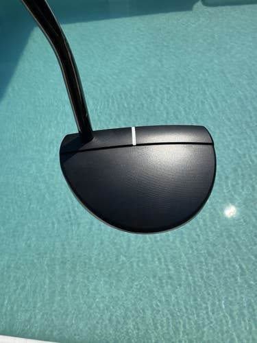 Black Men's 2018 Scotty Cameron Mallet T5MB Circle T Tour Right Handed Putter Uniflex 34" (Used)