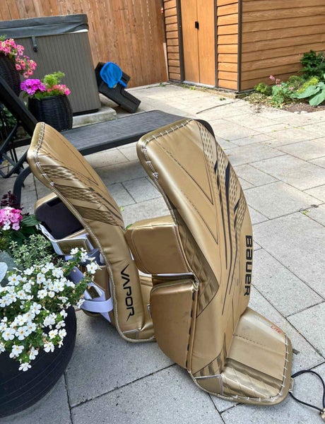 Medium Bauer Hyperlite Goalie Leg Pads Pro Stock