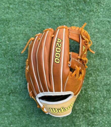 Used Wilson A2000 1786SC 11.75in Infielders Glove - Tan/Blonde