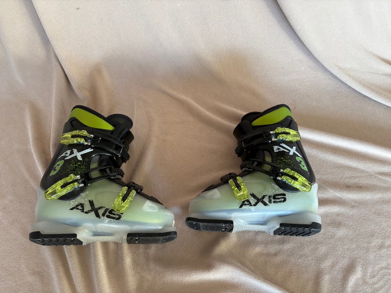 Mondo 23 & 23.5 Kid's Axis All Mountain AX3 Ski Boots (Used)