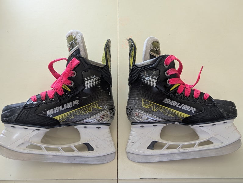 Bauer Vapor X4 Hockey Skates Wide EE Size 1 Junior (Used)