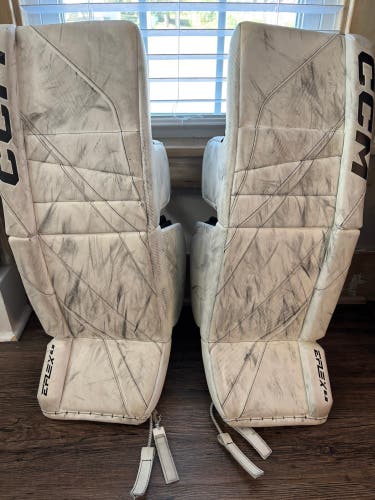 32" 2024 CCM Extreme Flex E6.9 Goalie Leg Pads (Used)