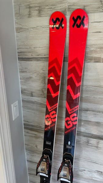Used 2025 Volkl Racetiger GS Non-FIS R25 (183) Skis with Marker Comp 12 Bindings (1)