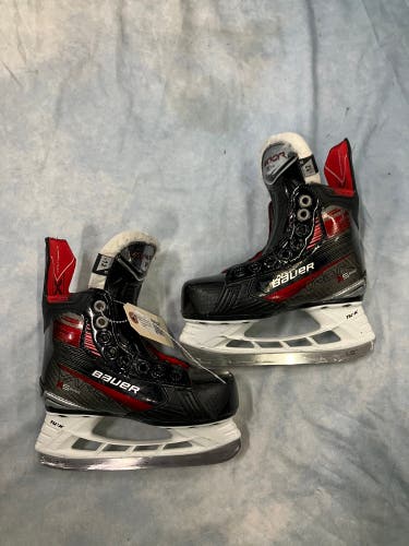 Youth Bauer Vapor X5 Pro Hockey Skates Regular Width 12 (Used)