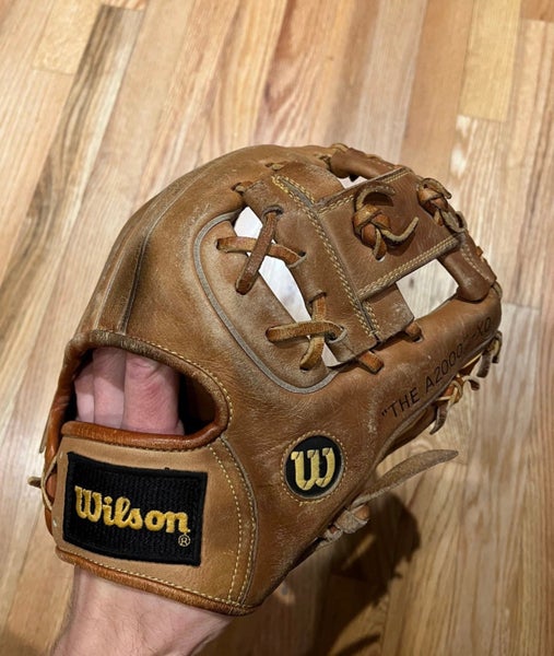 Wilson A2000 RH Infield Baseball Glove 11" (Used)