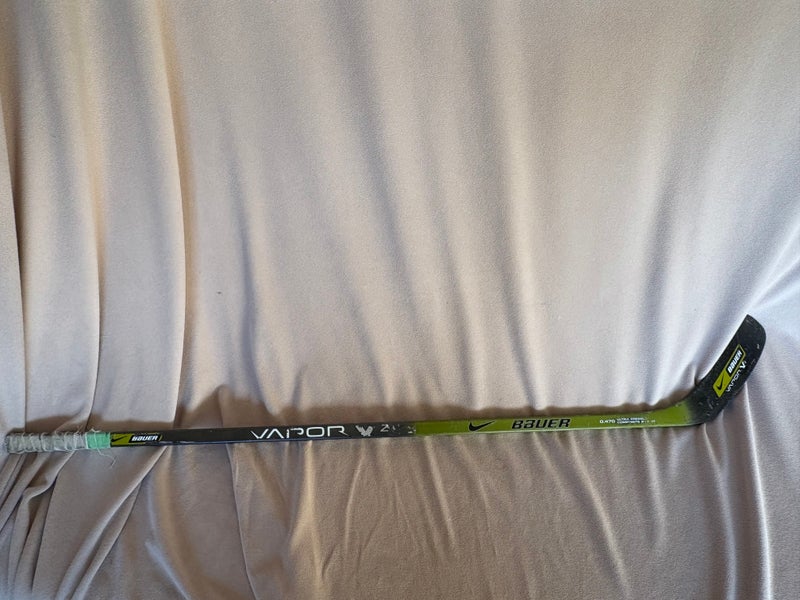 Bauer Vapor VII Right Handed Hockey Stick (Used)