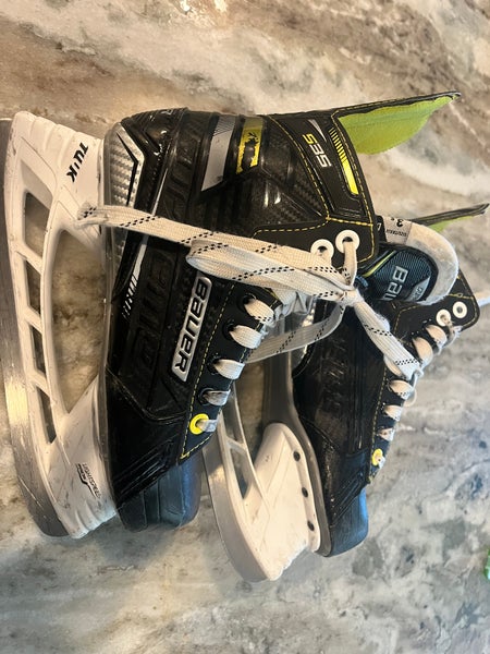 Bauer Supreme S35 Hockey Skates Size 3.5 (Used)