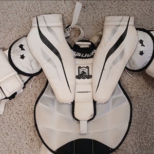 XL 2013 Bauer Prodigy Goalie Chest Protector (Used)